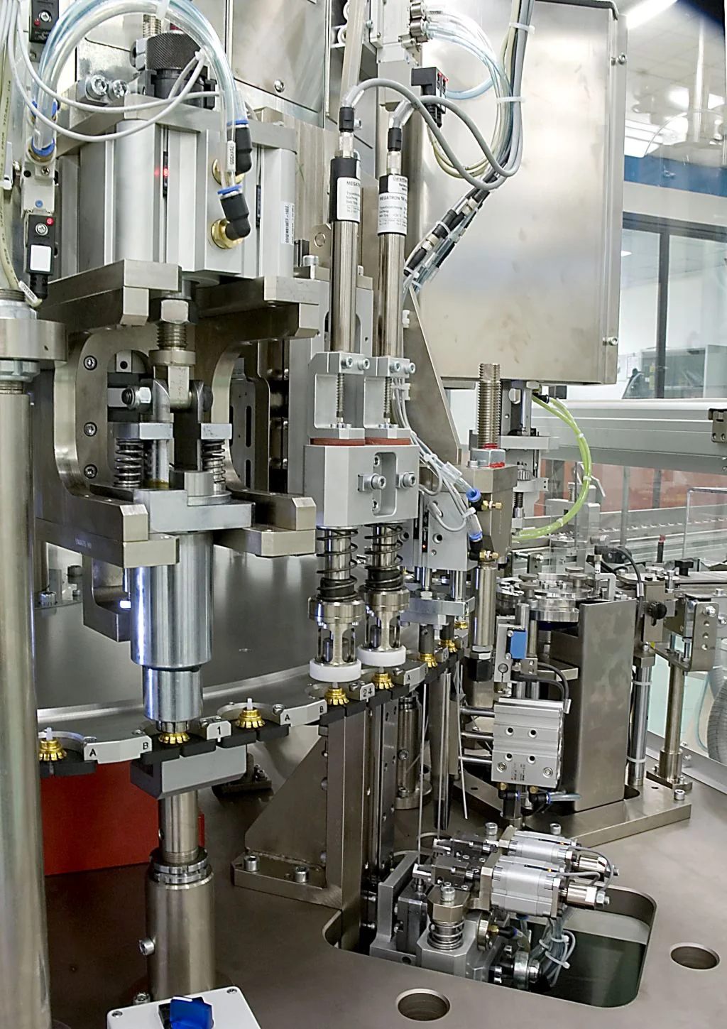Automated assembly machine